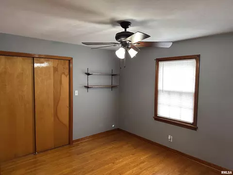 Bedroom - 2333 S 8th St, Springfield, IL 62703 photo 1 of 8