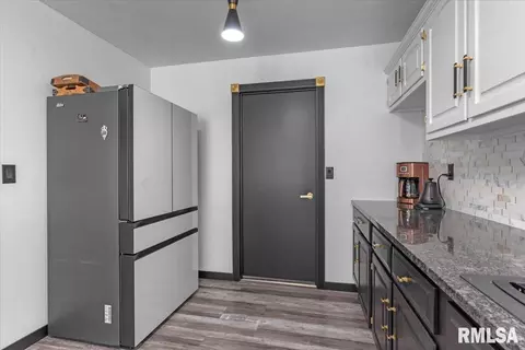 Kitchen - 1803 Wren Dr, Springfield, IL 62703 photo 4 of 4