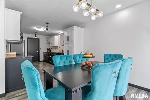 Dining - 1803 Wren Dr, Springfield, IL 62703 photo 3 of 5