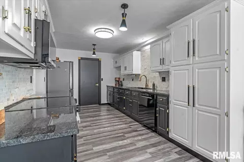 Kitchen - 1803 Wren Dr, Springfield, IL 62703 photo 1 of 4