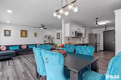 Dining - 1803 Wren Dr, Springfield, IL 62703 photo 4 of 5