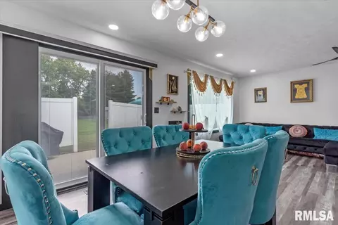 Dining - 1803 Wren Dr, Springfield, IL 62703 photo 2 of 5