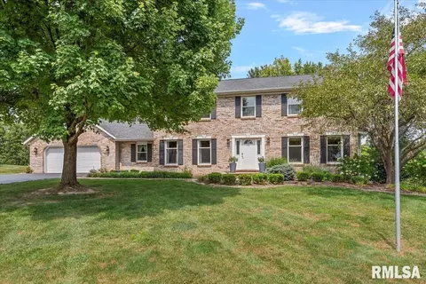 4 Red Bud Run, Sherman, IL 62684