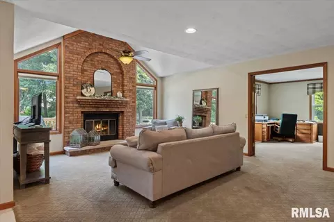 4 Red Bud Run, Sherman, IL 62684 photo 12