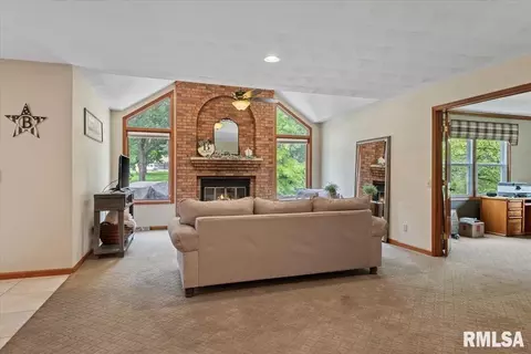 4 Red Bud Run, Sherman, IL 62684 photo 11
