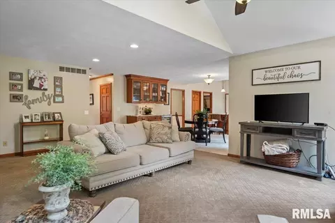 4 Red Bud Run, Sherman, IL 62684 photo 14
