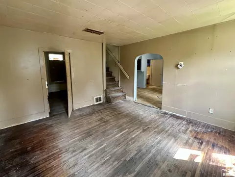 Living - 104 S Harshbarger St, Abingdon, IL 61410 photo 1 of 1