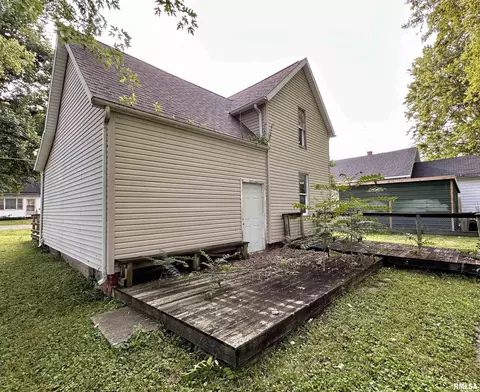 Exterior - 104 S Harshbarger St, Abingdon, IL 61410 photo 1 of 1