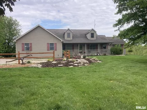 24080 287th Ave, Barry, IL 62312