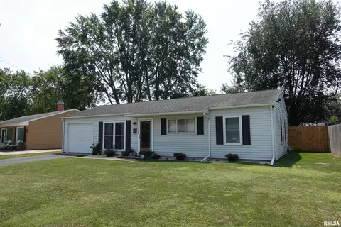 1394 Arcadia Dr, Galesburg, IL 61401