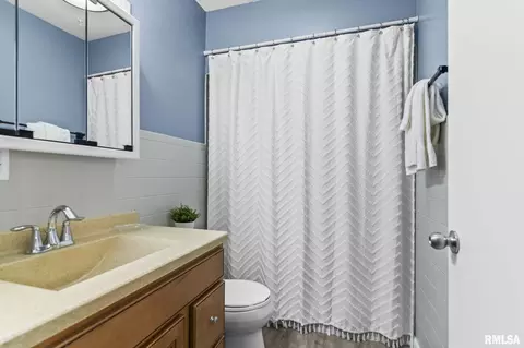 Bath - 415 E Spruce St, Chatham, IL 62629 photo 2 of 2