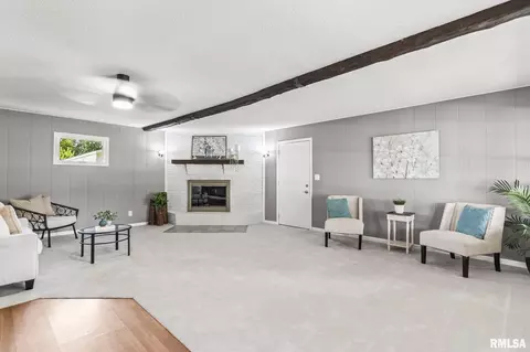 Living - 415 E Spruce St, Chatham, IL 62629 photo 2 of 5