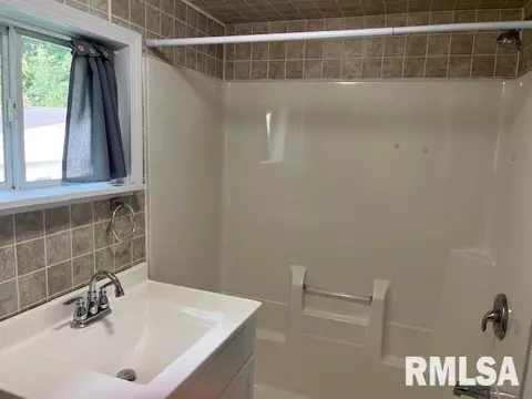 609 N Columbia Ave, Springfield, IL 62702 photo 9