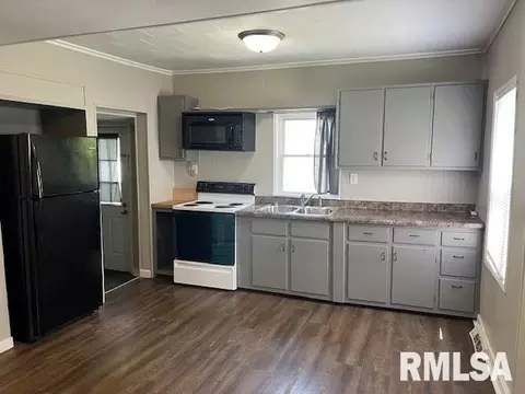 609 N Columbia Ave, Springfield, IL 62702 photo 4