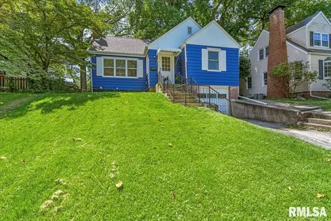 212 Black Ave, Springfield, IL 62702 photo 2
