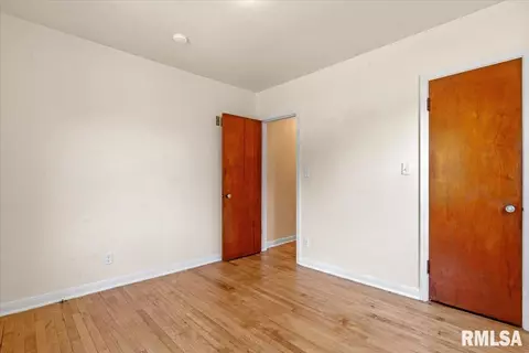 212 Black Ave, Springfield, IL 62702 photo 21