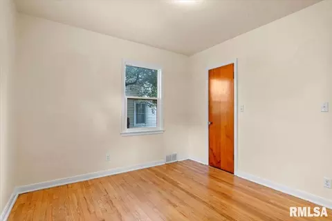 212 Black Ave, Springfield, IL 62702 photo 18