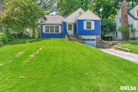 212 Black Ave, Springfield, IL 62702
