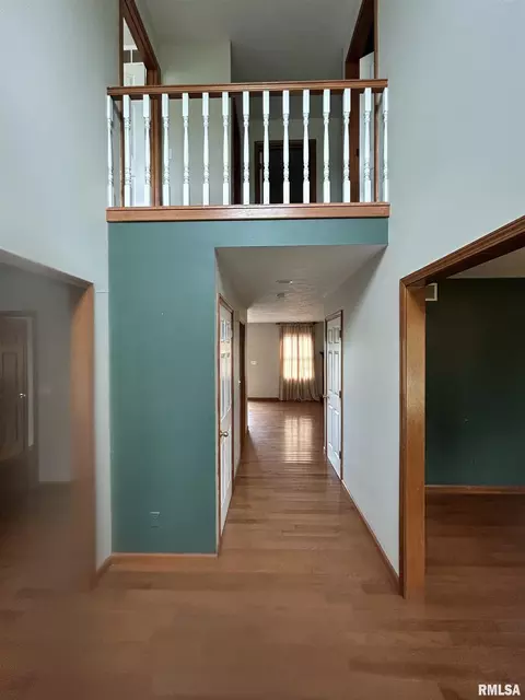 Entry Way - 806 Bitterroot Ct, Athens, IL 62613 photo 1 of 3