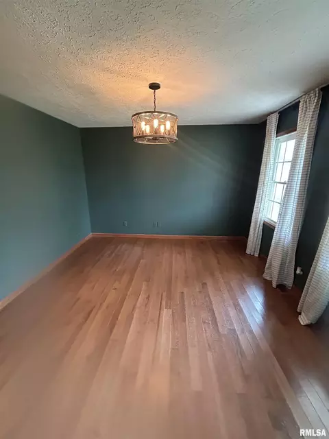 Other - 806 Bitterroot Ct, Athens, IL 62613 photo 2 of 5