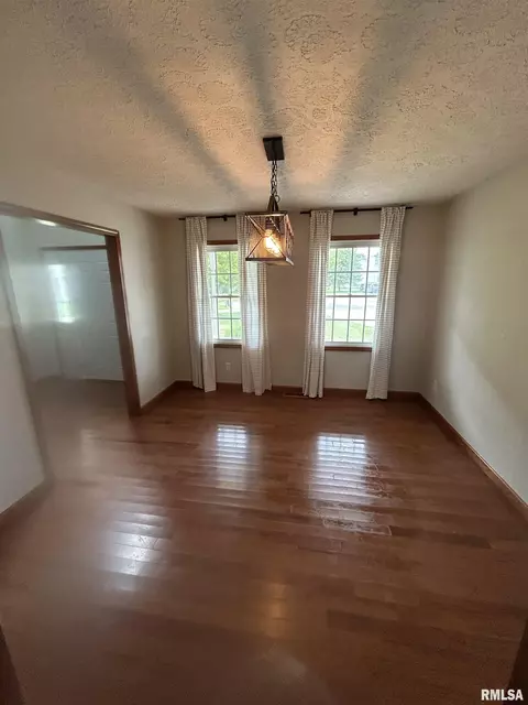 Other - 806 Bitterroot Ct, Athens, IL 62613 photo 3 of 5