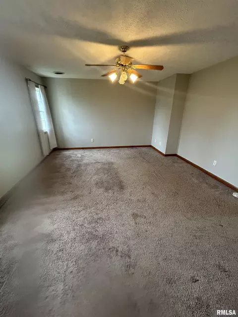 Other - 806 Bitterroot Ct, Athens, IL 62613 photo 4 of 5