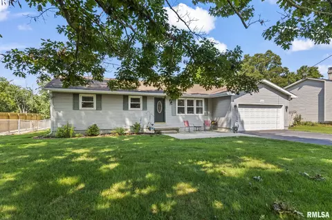 3435 Greenview Dr, Decatur, IL 62521