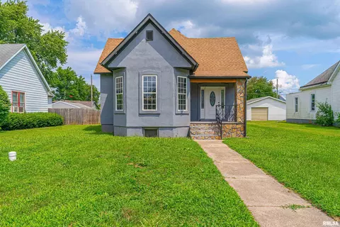 418 Wyatt Ave, Lincoln, IL 62656