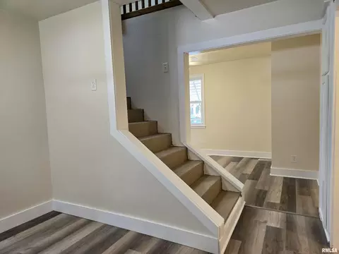 Entry Way - 3324 S 2nd St, Springfield, IL 62703 photo 2 of 5