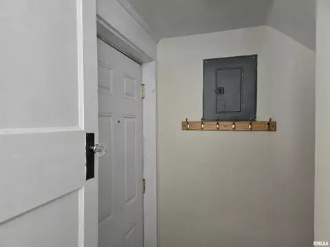 Entry Way - 3324 S 2nd St, Springfield, IL 62703 photo 5 of 5