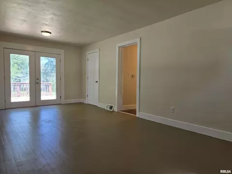 Living - 3324 S 2nd St, Springfield, IL 62703 photo 2 of 2