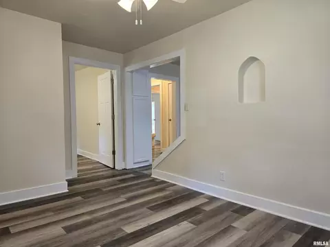 Entry Way - 3324 S 2nd St, Springfield, IL 62703 photo 3 of 5