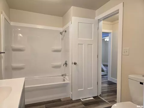 Bath - 3324 S 2nd St, Springfield, IL 62703 photo 1 of 4