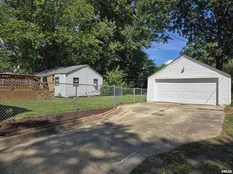 Exterior - 3324 S 2nd St, Springfield, IL 62703 photo 2 of 3