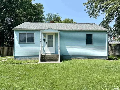 1503 Hardin Ave, Jacksonville, IL 62650