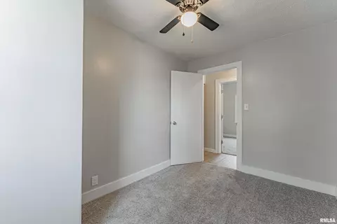 660 6th St, Lincoln, IL 62656 photo 13