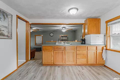 Kitchen - 12450 Sunset Dr, Manito, IL 61546 photo 2 of 2