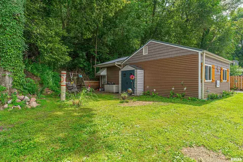 Exterior - 12450 Sunset Dr, Manito, IL 61546 photo 4 of 4