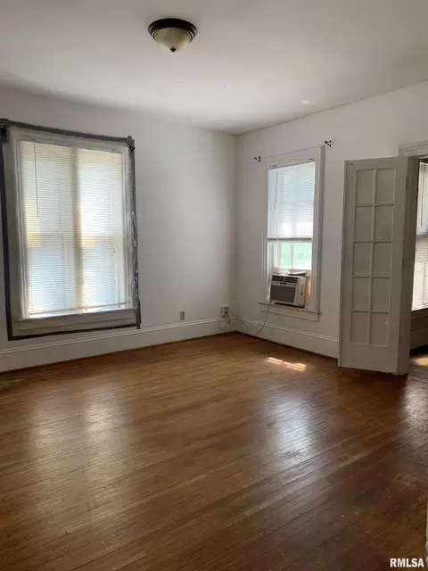 914 N 5th Street St, Springfield, IL 62702 photo 5