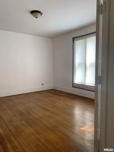 914 N 5th Street St, Springfield, IL 62702 photo 8