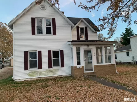 924 N Crafford St, Bushnell, IL 61422