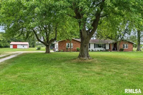 6758 Minder Rd, Rochester, IL 62563
