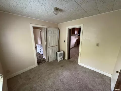 211 E Locust St, Chatham, IL 62629 photo 7