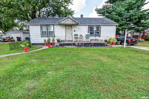 325 N Poplar St, Assumption, IL 62510