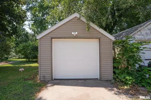 1521 N 3rd St, Springfield, IL 62702 photo 20