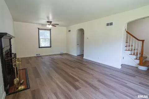1521 N 3rd St, Springfield, IL 62702 photo 6
