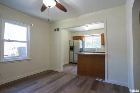 1521 N 3rd St, Springfield, IL 62702 photo 9
