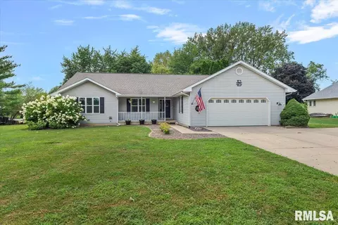 14441 Heritage Pt, Athens, IL 62613