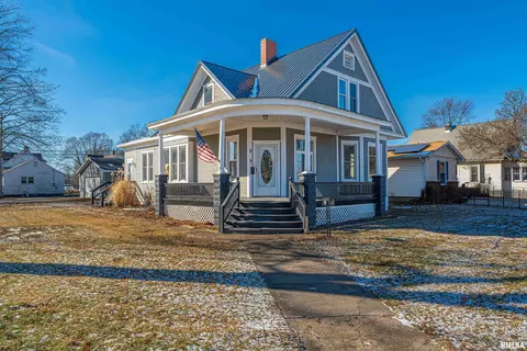 929 Decatur St, Lincoln, IL 62656