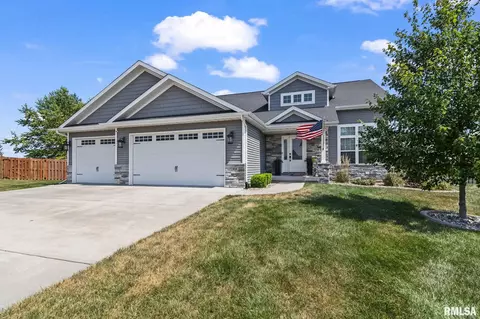 918 Cypress Dr, Chatham, IL 62629